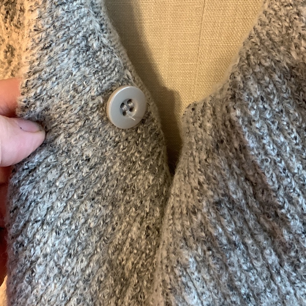 NWOT Ruffled sweater - Picture 3 of 6